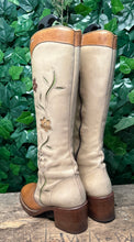 Afbeelding in Gallery-weergave laden, Prachtige vintage hoge blokhak flower laars sendra maat 38