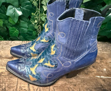 Afbeelding in Gallery-weergave laden, prachtige bijna Nieuwe laarsjes van Sendra maat 37