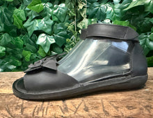 Afbeelding in Gallery-weergave laden, bijna Nieuwe mooie leren sandalen loints of holland maat 40