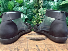 Afbeelding in Gallery-weergave laden, bijna Nieuwe mooie leren sandalen loints of holland maat 40