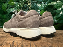 Afbeelding in Gallery-weergave laden, bijna Nieuwe sneakers van Xsensible maat 42 (wijdte H)