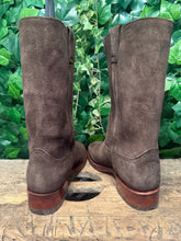 Afbeelding in Gallery-weergave laden, geweldig mooie suede vintage laarzen van Sendra maat 39