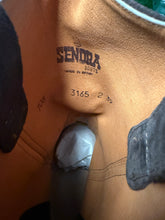 Afbeelding in Gallery-weergave laden, geweldig mooie suede vintage laarzen van Sendra maat 39