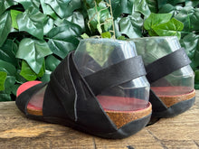 Afbeelding in Gallery-weergave laden, bijna Nieuwe sandalen van Loints of Holland maat 38