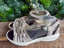 Afbeelding in Gallery-weergave laden, bijna Nieuwe sandalen van Xsensible maat 42 (wijdte H)