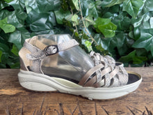 Afbeelding in Gallery-weergave laden, bijna Nieuwe sandalen van Xsensible maat 42 (wijdte H)