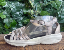 Afbeelding in Gallery-weergave laden, bijna Nieuwe sandalen van Xsensible maat 42 (wijdte H)