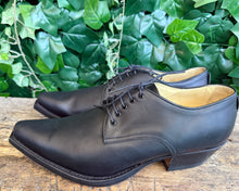 Afbeelding in Gallery-weergave laden, supergave vintage retro heren veterschoen van Sendra maat 44