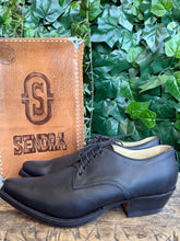 Afbeelding in Gallery-weergave laden, supergave vintage retro heren veterschoen van Sendra maat 44