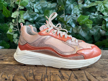 Afbeelding in Gallery-weergave laden, bijna Nieuwe sneakers van Xsensible maat 38 (wijdte G)