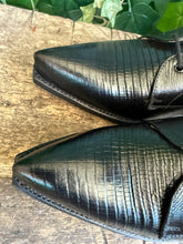Afbeelding in Gallery-weergave laden, prachtige vintage veterschoen hagedissen leer sendra maat 42