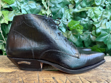 Afbeelding in Gallery-weergave laden, prachtige vintage veterschoen hagedissen leer sendra maat 42