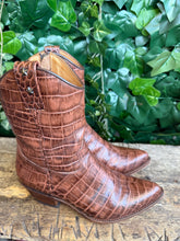 Afbeelding in Gallery-weergave laden, prachtige bijna Nieuwe laarzen van Sendra maat 38