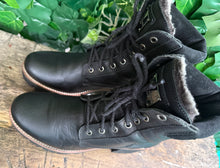 Afbeelding in Gallery-weergave laden, zo goed als nieuw boots van Panama Jack maat 39