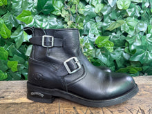 Afbeelding in Gallery-weergave laden, stoere gewoon Nieuwe laarzen van Sendra maat 43