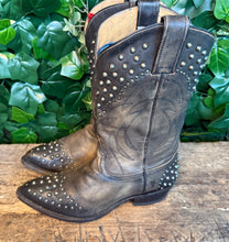 Afbeelding in Gallery-weergave laden, zo goed als nieuw prachtige boots van Frye maat 43