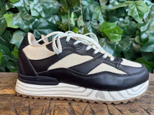 Afbeelding in Gallery-weergave laden, Nieuwe sneakers van Woden maat 40