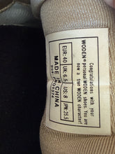 Afbeelding in Gallery-weergave laden, Nieuwe sneakers van Woden maat 40