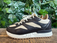 Afbeelding in Gallery-weergave laden, Nieuwe sneakers van Woden maat 40