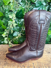 Afbeelding in Gallery-weergave laden, prachtige vintage laarzen van Sendra maat 38