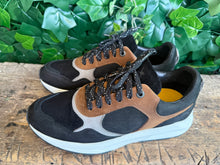 Afbeelding in Gallery-weergave laden, Bijna Nieuwe sneakers van Xsensible maat 43 (wijdte HX)