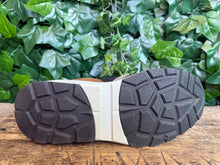 Afbeelding in Gallery-weergave laden, Bijna Nieuwe sneakers van Xsensible maat 43 (wijdte HX)