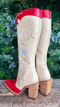 Afbeelding in Gallery-weergave laden, prachtige vintage flowerlaarzen van Sendra maat 38