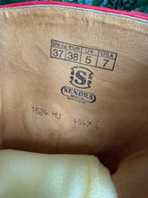 Afbeelding in Gallery-weergave laden, prachtige vintage flowerlaarzen van Sendra maat 38