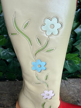 Afbeelding in Gallery-weergave laden, prachtige vintage flowerlaarzen van Sendra maat 38
