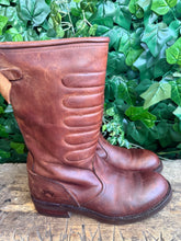 Afbeelding in Gallery-weergave laden, weinig gedragen mooie vintage biker boots van Sendra maat 45