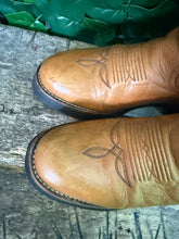 Afbeelding in Gallery-weergave laden, weinig gedragen mooie vintage boots van Sendra maat 39