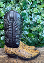 Afbeelding in Gallery-weergave laden, Hele mooie vintage python leren laarzen van Sendra maat 40