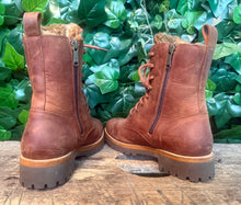 Afbeelding in Gallery-weergave laden, Nieuwe gevoerde veter boots van Panama Jack maat 38