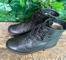 Afbeelding in Gallery-weergave laden, zo goed als nieuw laarsjes van Hush puppies maat 38