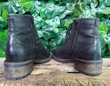 Afbeelding in Gallery-weergave laden, zo goed als nieuw laarsjes van Hush puppies maat 38