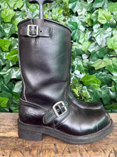 Afbeelding in Gallery-weergave laden, weinig gedragen mooie biker boots van Sendra maat 42