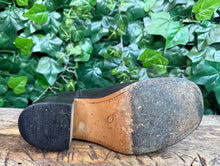 Afbeelding in Gallery-weergave laden, bijna Nieuwe prachtige blokhak laarzen van sendra maat 39