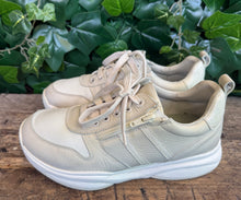 Afbeelding in Gallery-weergave laden, bijna Nieuwe sneakers van Xsensible maat 38 (wijdte H)