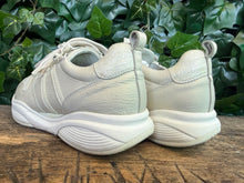 Afbeelding in Gallery-weergave laden, bijna Nieuwe sneakers van Xsensible maat 38 (wijdte H)