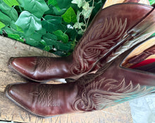 Afbeelding in Gallery-weergave laden, bijna Nieuwe mooie laarzen van sendra maat 42