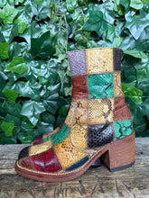 Afbeelding in Gallery-weergave laden, prachtige vintage retro blokhak laarsjes sendra maat 38