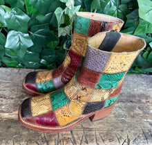 Afbeelding in Gallery-weergave laden, prachtige vintage retro blokhak laarsjes sendra maat 38