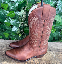 Afbeelding in Gallery-weergave laden, nieuwe geweldig mooie laarzen van Sendra maat 40