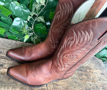 Afbeelding in Gallery-weergave laden, nieuwe geweldig mooie laarzen van Sendra maat 40