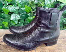 Afbeelding in Gallery-weergave laden, bijna Nieuwe mooie python laarzen van sendra maat 45