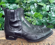 Afbeelding in Gallery-weergave laden, bijna Nieuwe mooie python laarzen van sendra maat 45