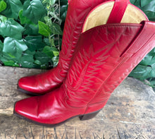 Afbeelding in Gallery-weergave laden, Prachtige leren blokhak laarzen van Sendra , maat 39