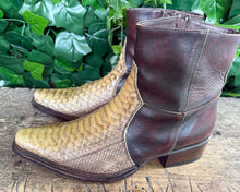 Afbeelding in Gallery-weergave laden, gewoon Nieuwe laarzen met python leer van Sendra maat 42