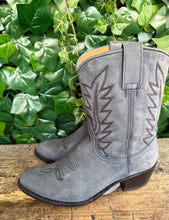 Afbeelding in Gallery-weergave laden, gewoon Nieuwe mooie laarzen van Sendra maat 37