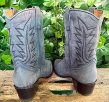 Afbeelding in Gallery-weergave laden, gewoon Nieuwe mooie laarzen van Sendra maat 37